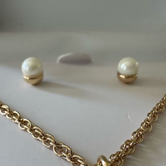 Charter Club Gold Tone Crystal Imitation Pearl Pineapple Necklace Stud Earrings - Picture 2 of 5